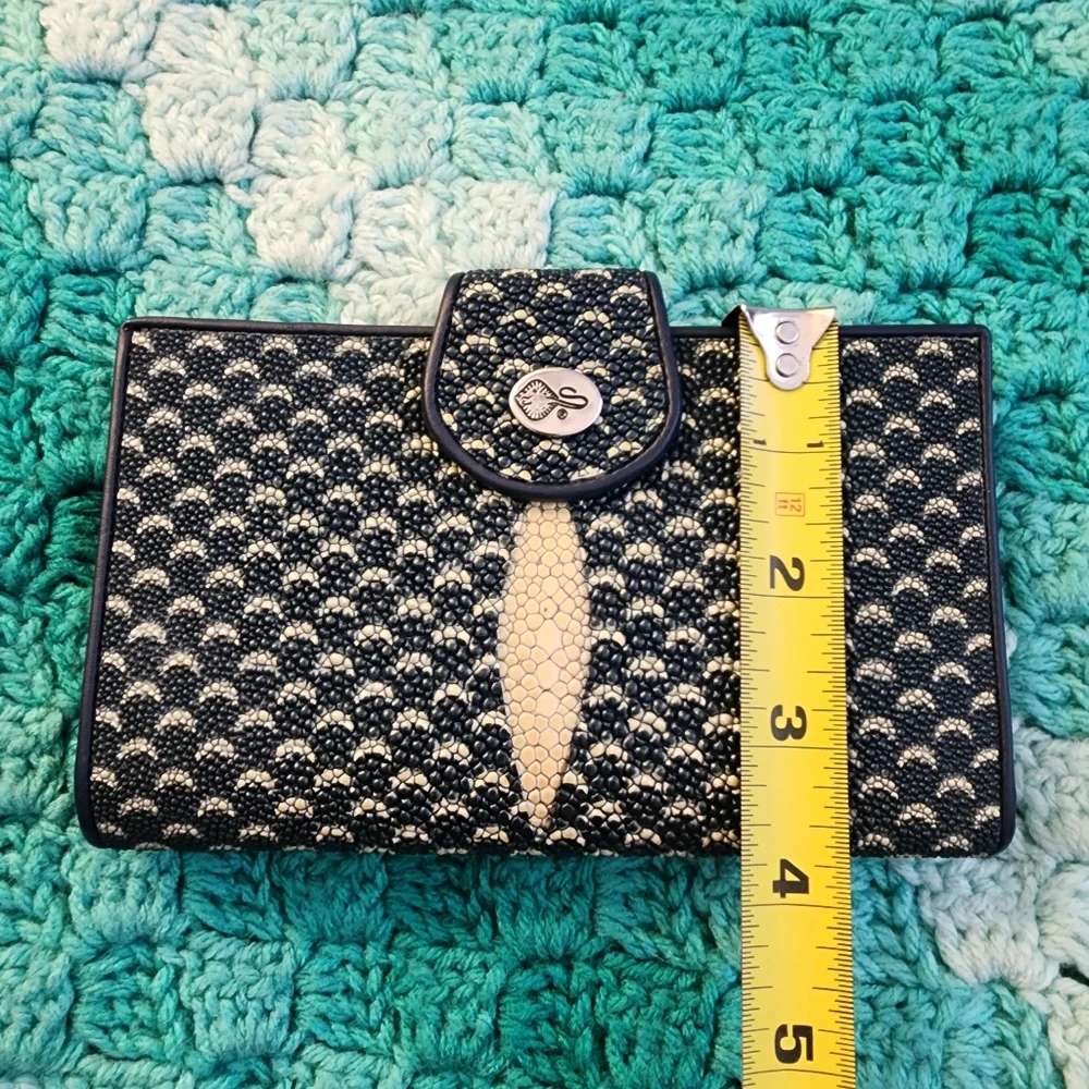 Stingray Leather Blue & White Scale Print Snap Bifold Wallet